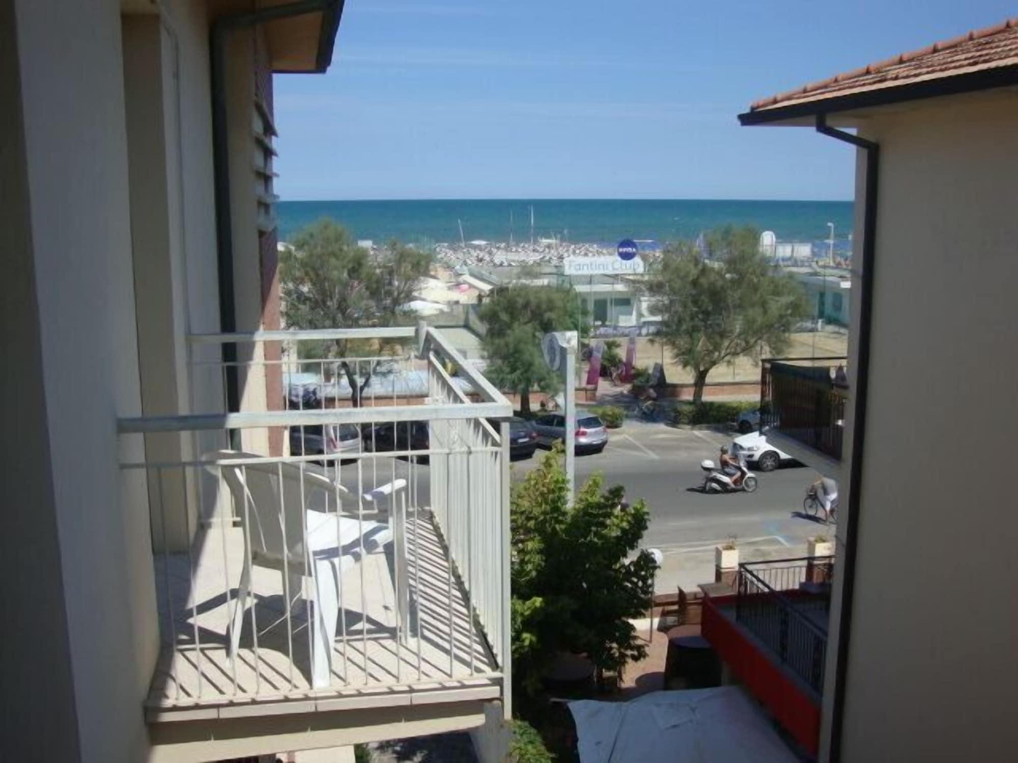 Sportur Club Hotel Cervia Exterior photo
